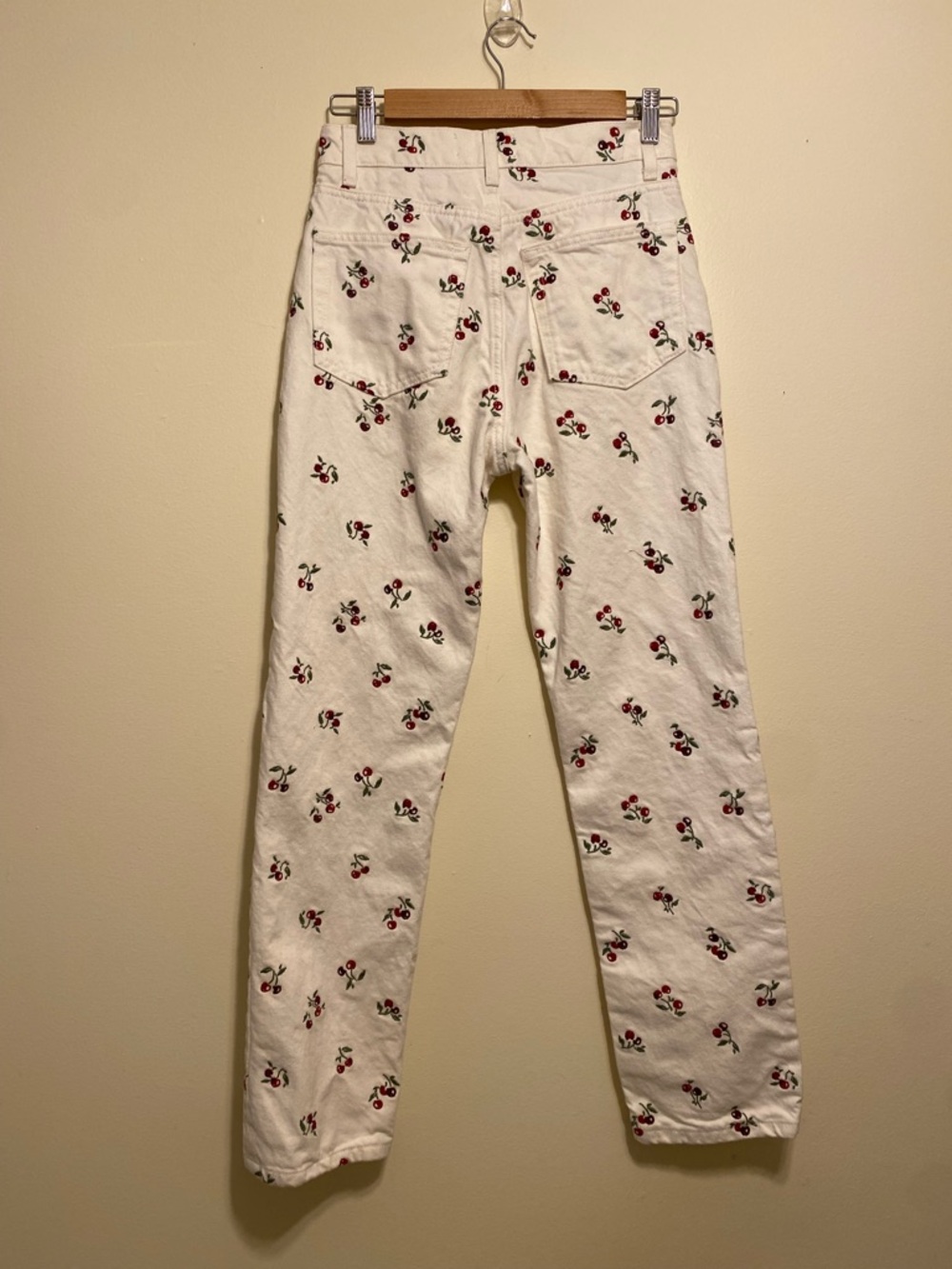 Reformation White Straight-Leg Jeans with Cherry Motif. Size 26 - Picture 5 of 14